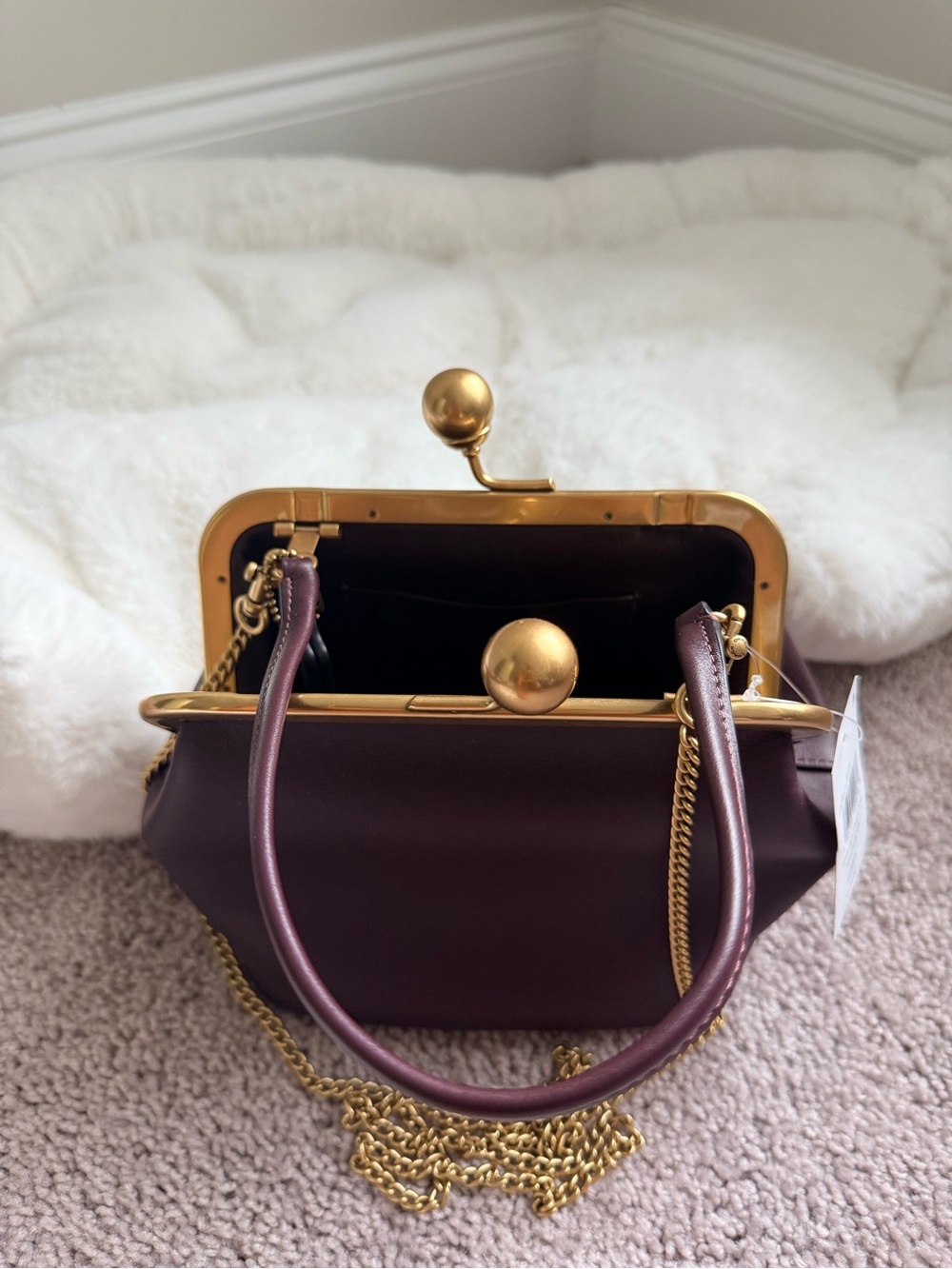 Coach Leather Kiss-Lock Crossbody 16 in Black Currant with Gold Hardware - Picture 2 of 10